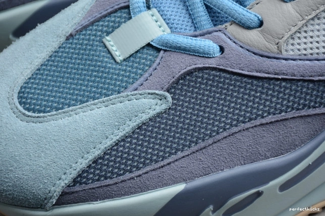 Yeezy Carbon 700 Boost FW2498 Blue Adidas 0820